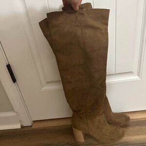 Knee high suede boots large heel